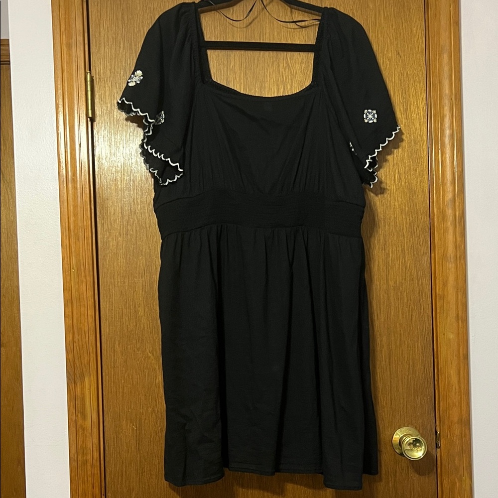 Old Navy Black Mini Dress with Embroidered Sleeves Size XXL